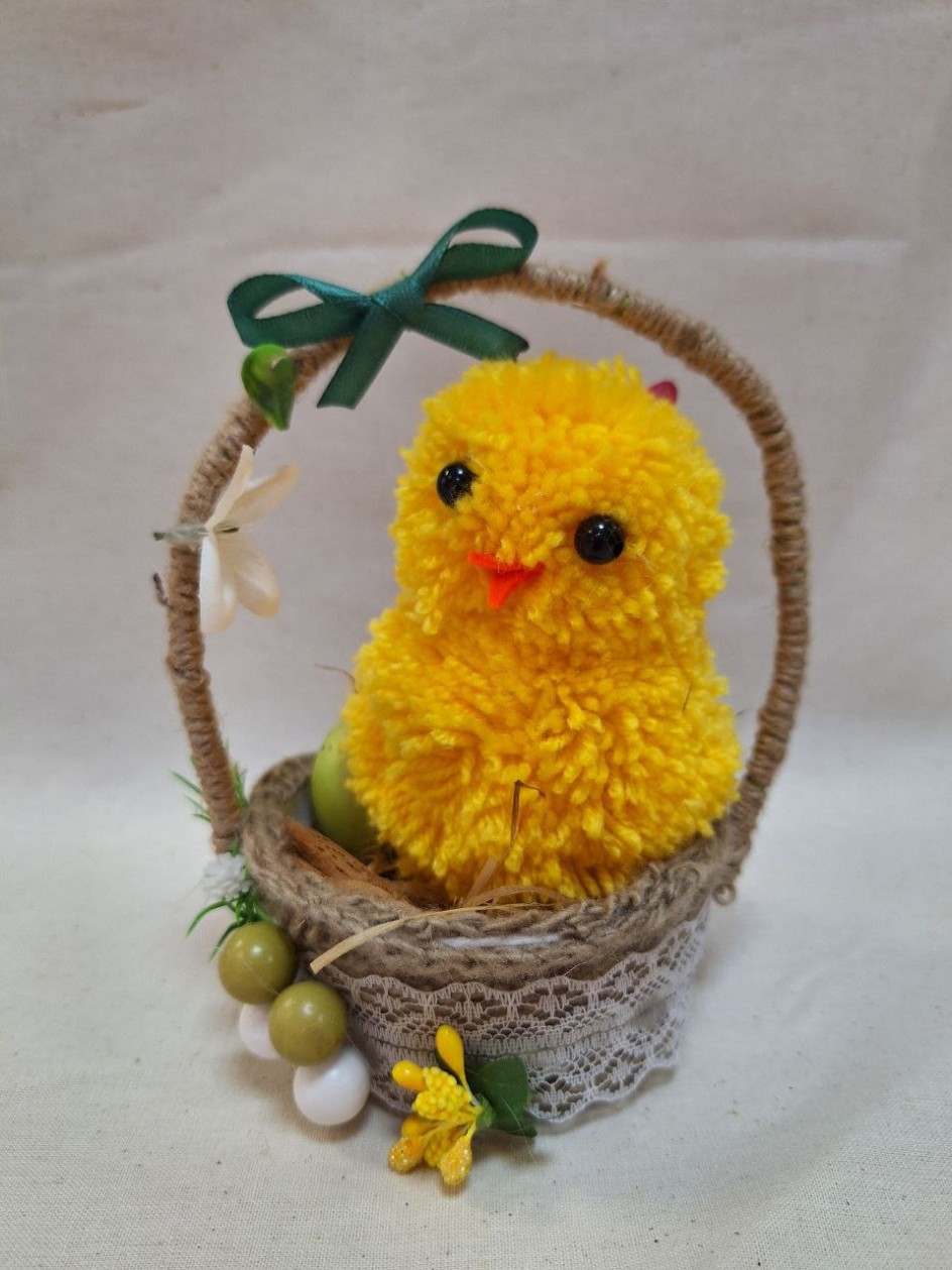 Цыпленок в корзинке