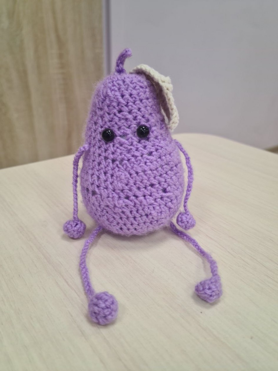 Вязаная игрушка "Груша"