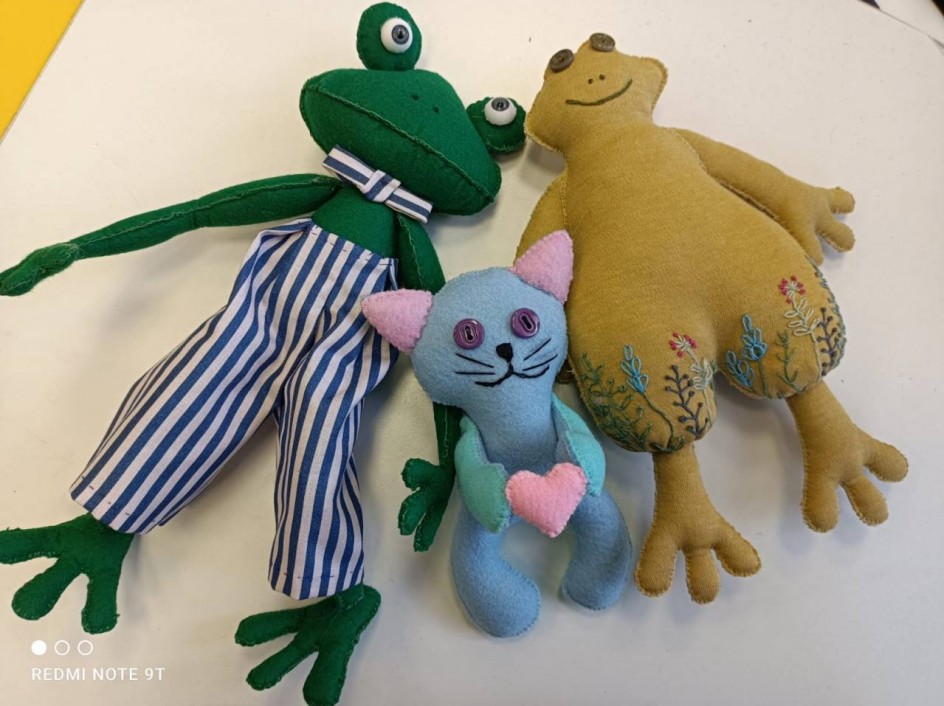 Игрушки "Друзья: лягушки и кот"