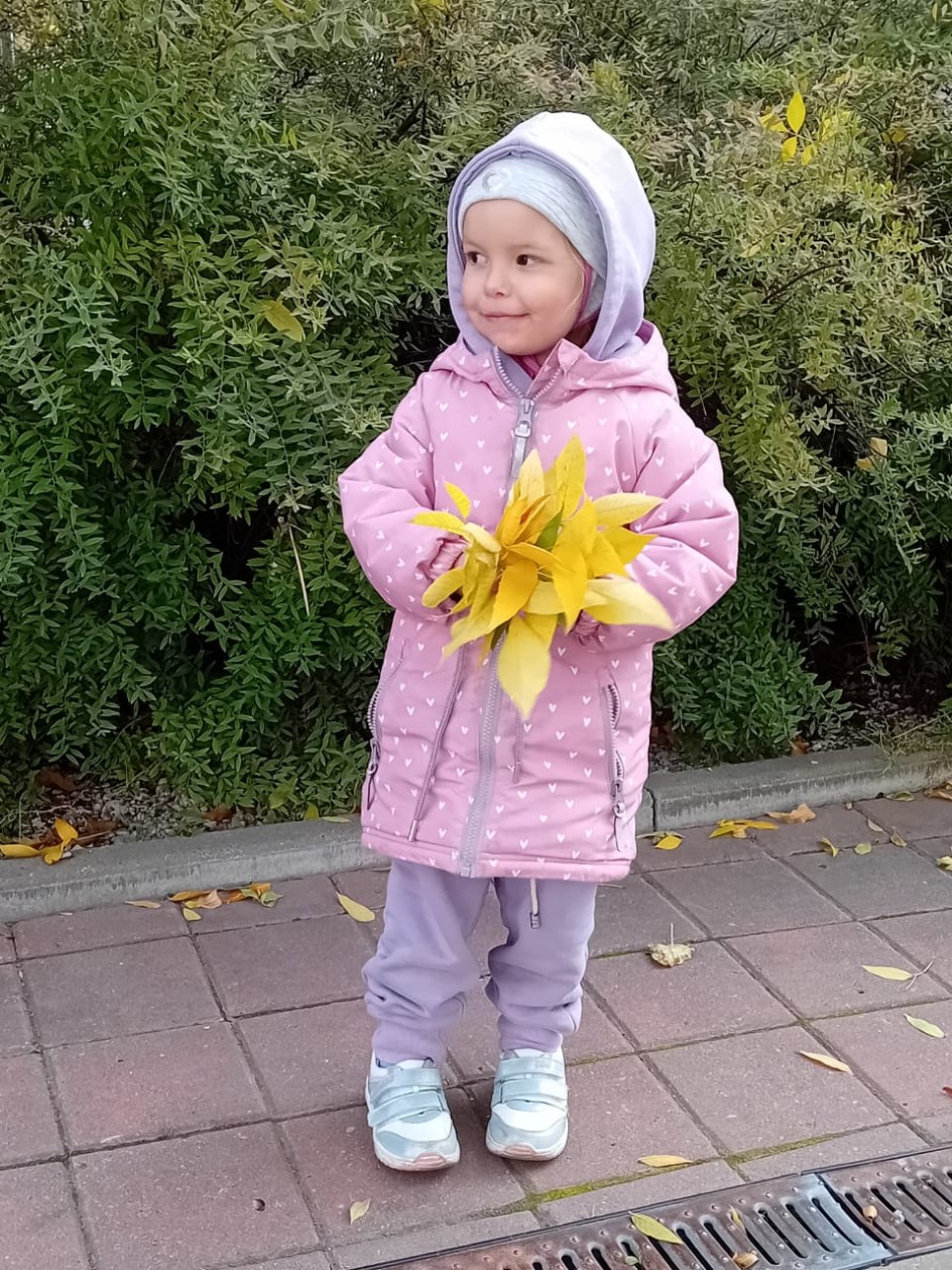 "Желтый листик на дорожку упадет - это значит осень к нам идет!"