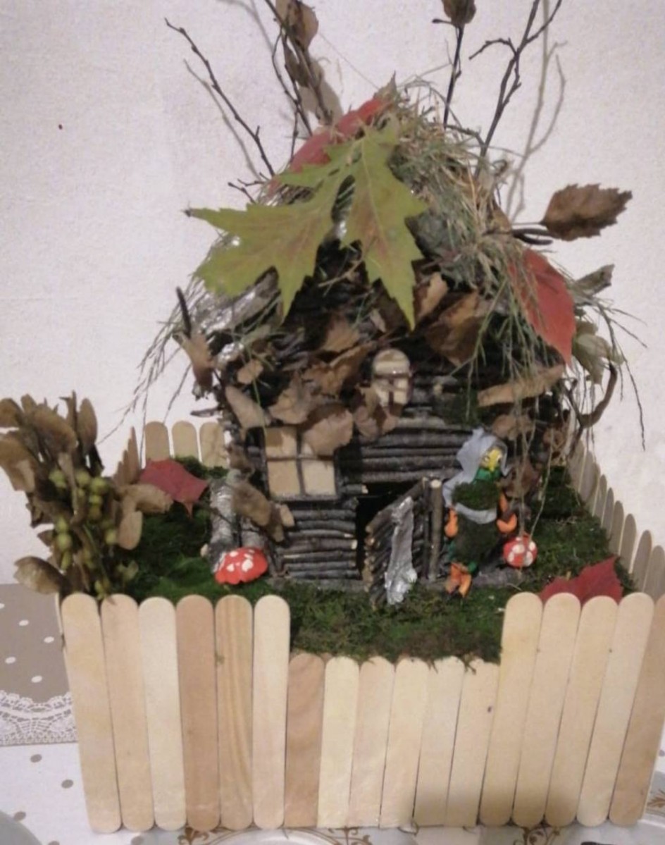 •Избушка на опушке»