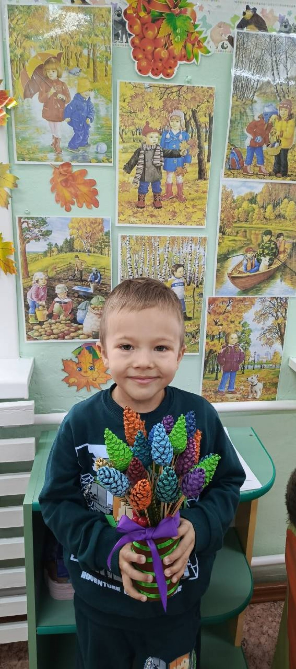 Осенний букет из шишек