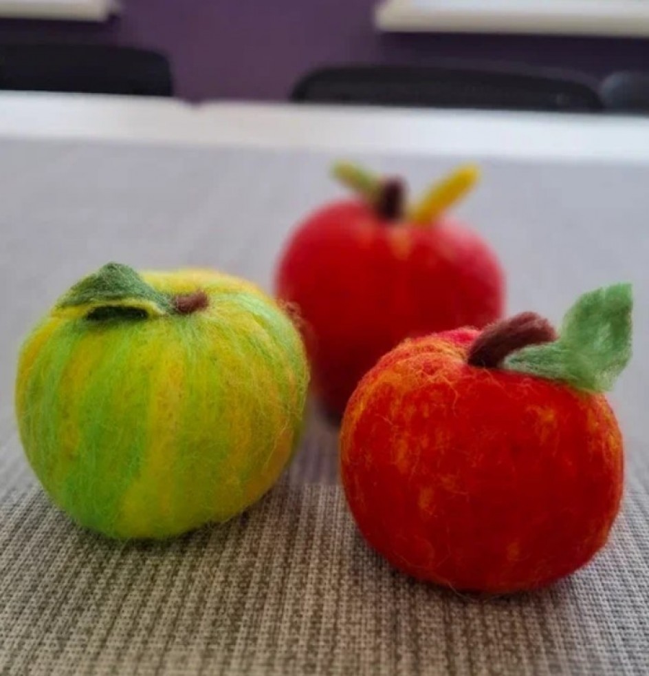 "Шерстяные" яблочки