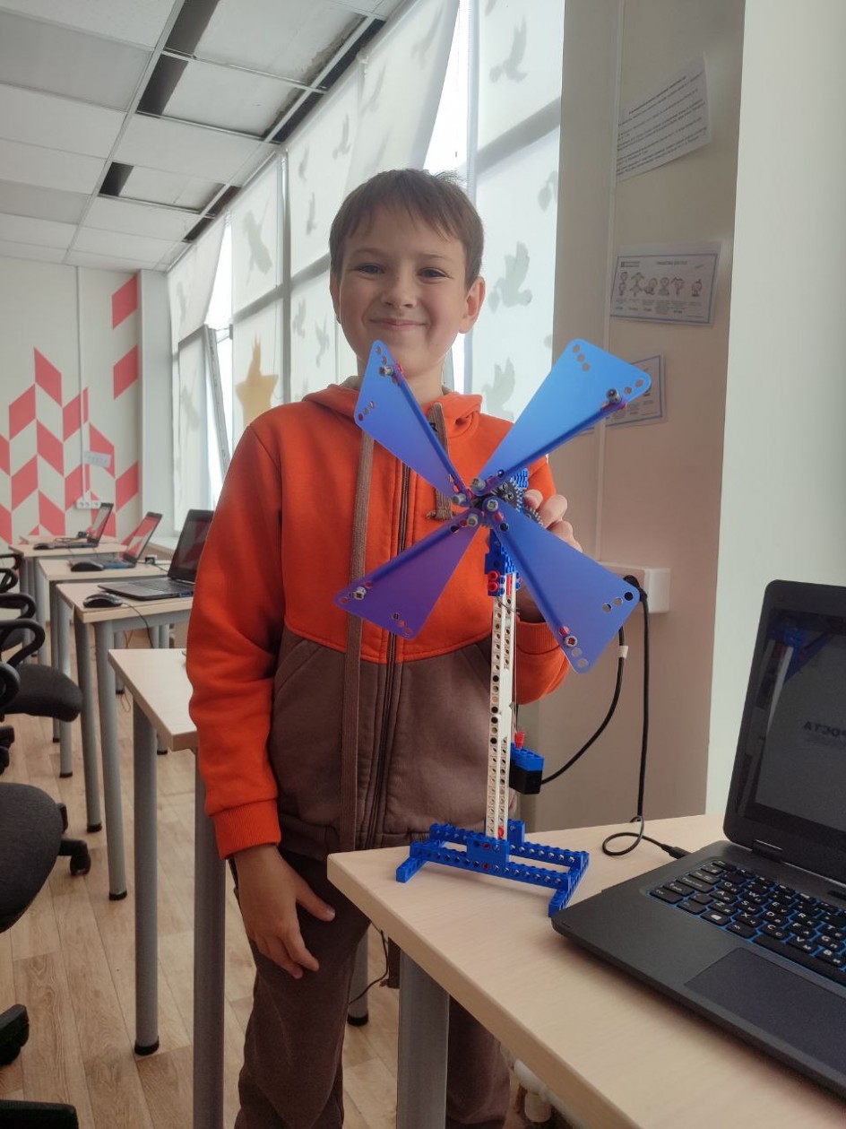 LEGO - мельница: энергия ветра