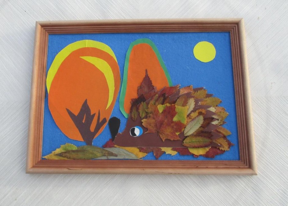 Ёжик на полянке