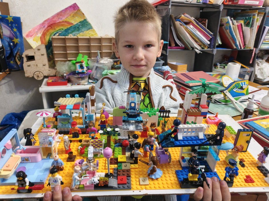 Собрал Вселенную  легко и просто, как полет в Космос !