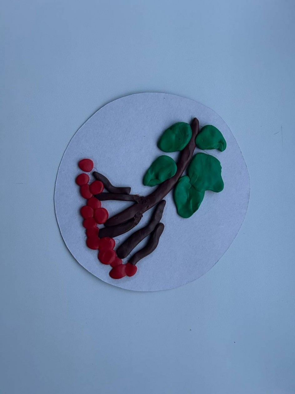 Красные кисти рябины