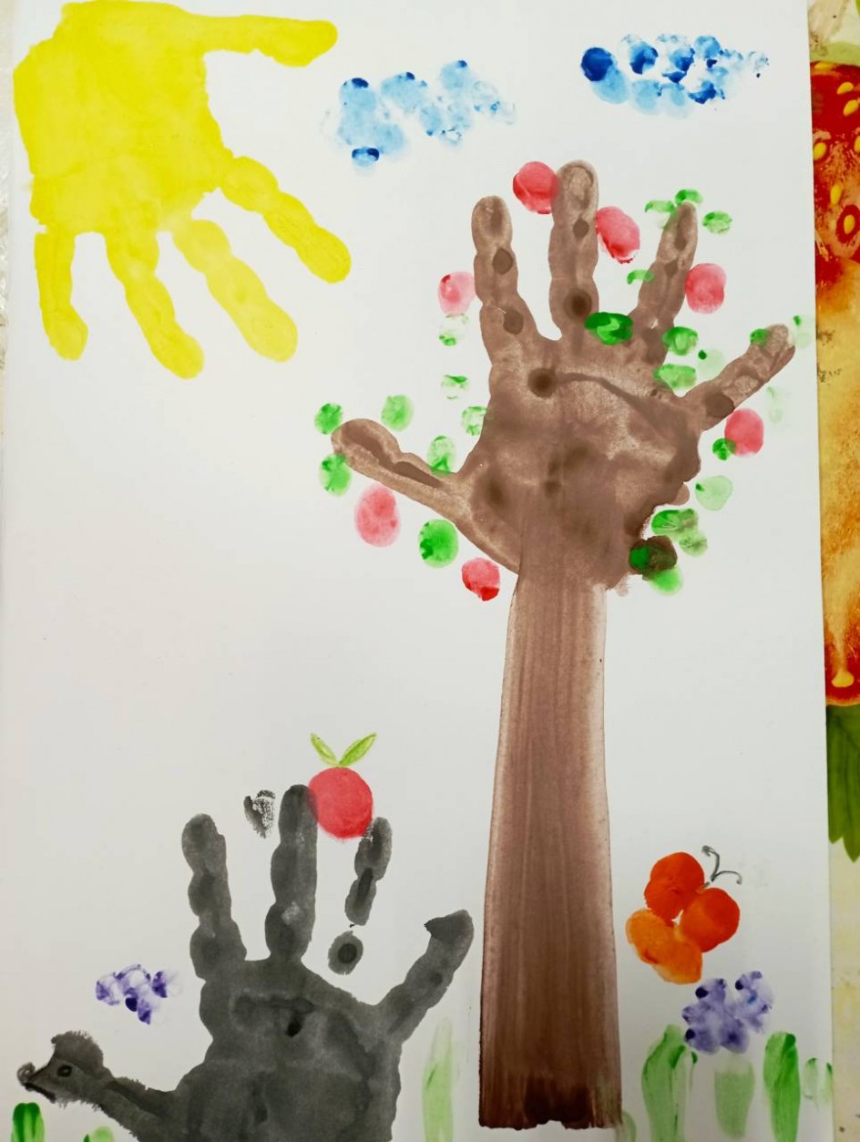 "Ёжик под деревом"