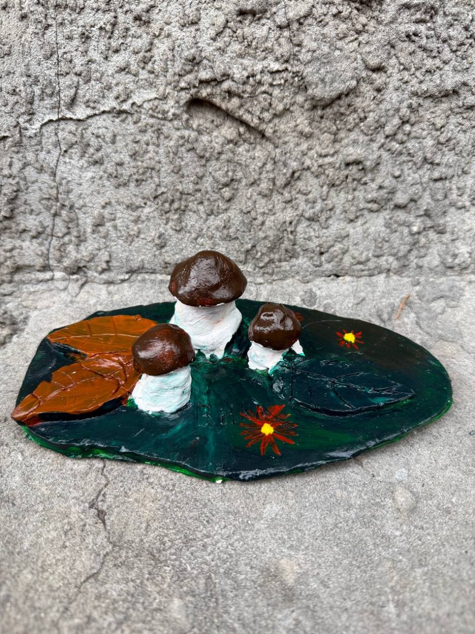 Осенняя полянка с грибами