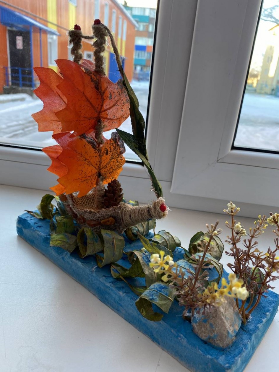 Уплывает от нас Осень золотая