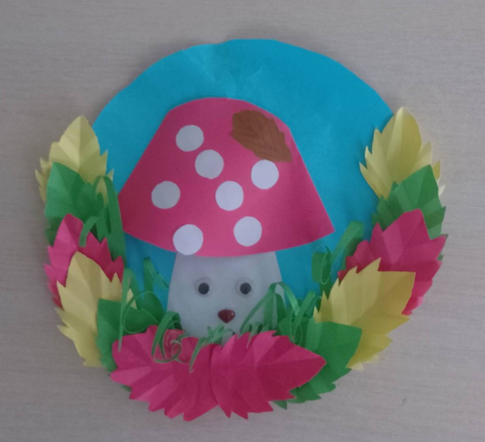 "Мухамор в листве"