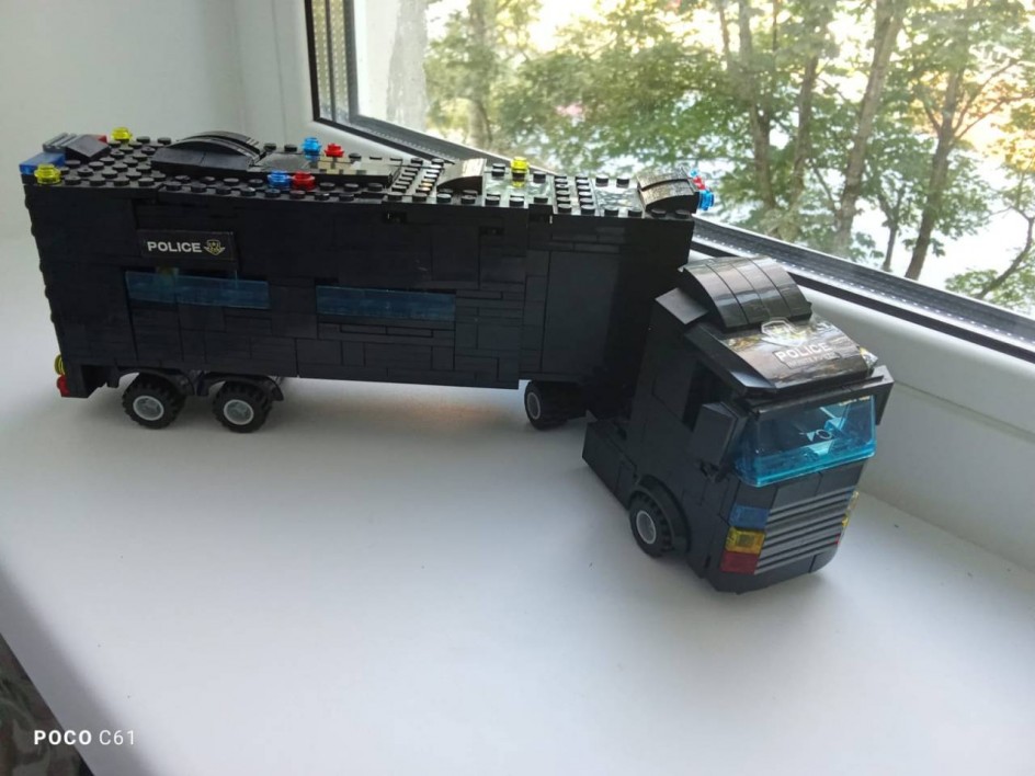 "Полицейский фургон"