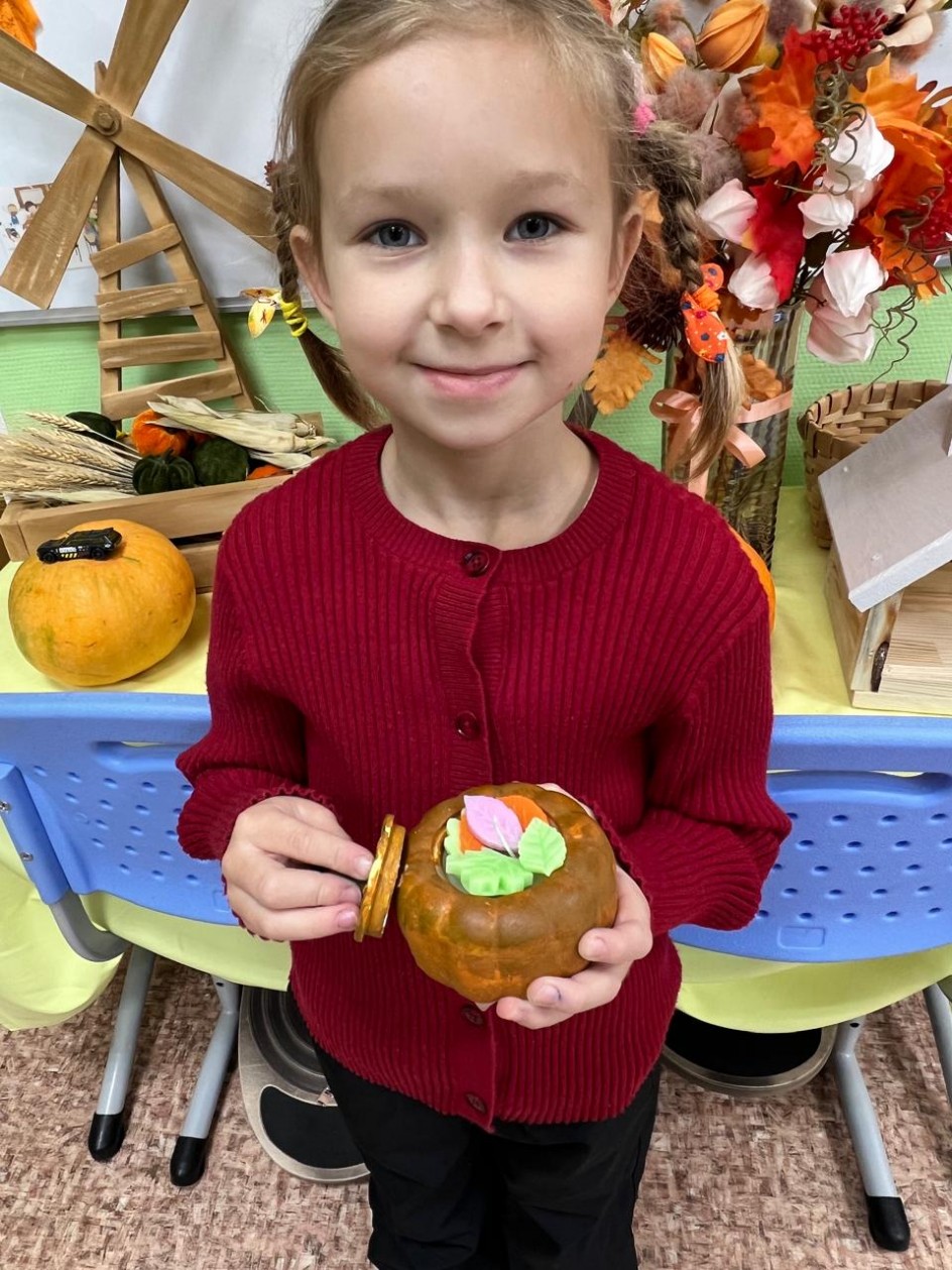 Свеча из воска в горшочке из гипсовой пасты