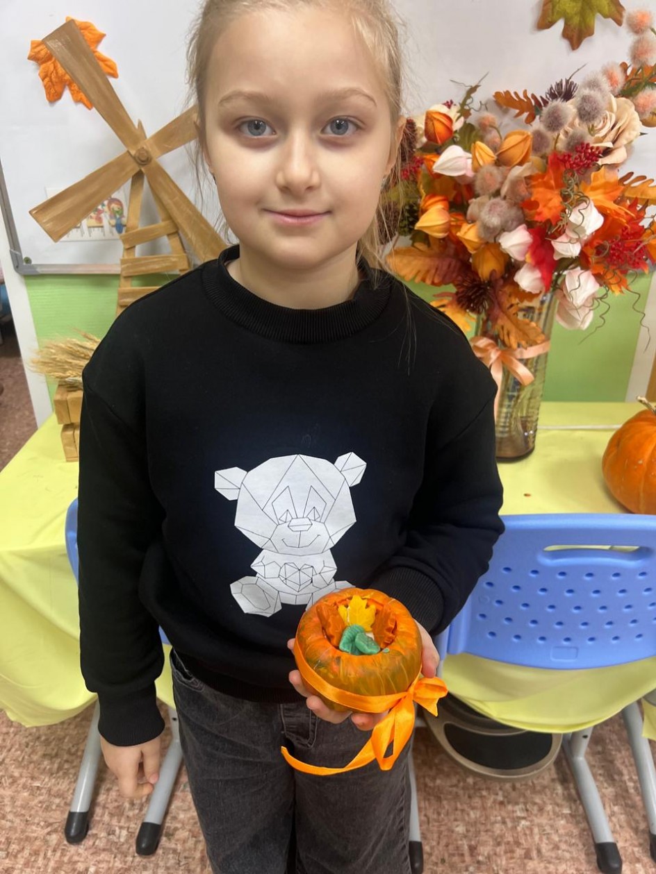 Свеча из воска в горшочке из гипсовой пасты