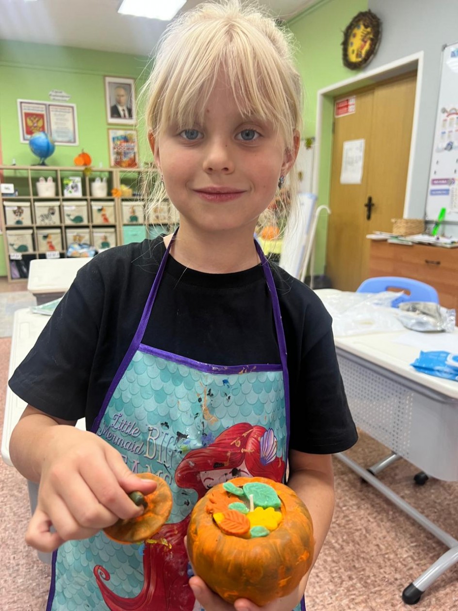 Свеча из воска в горшочке из гипсовой пасты