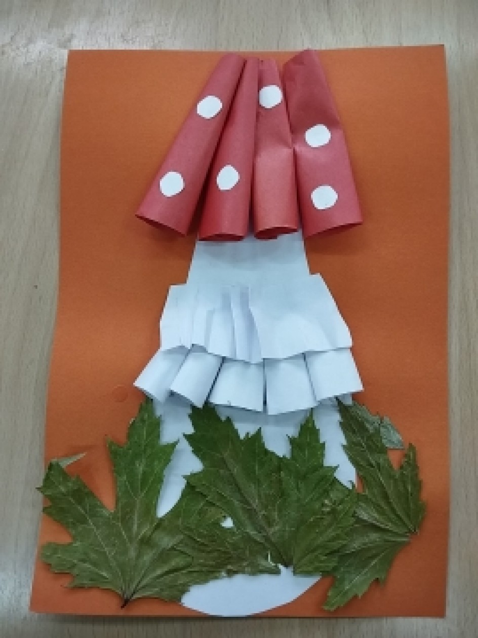 Лесной красавец мухомор