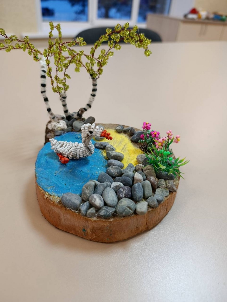 Гусь на пруду