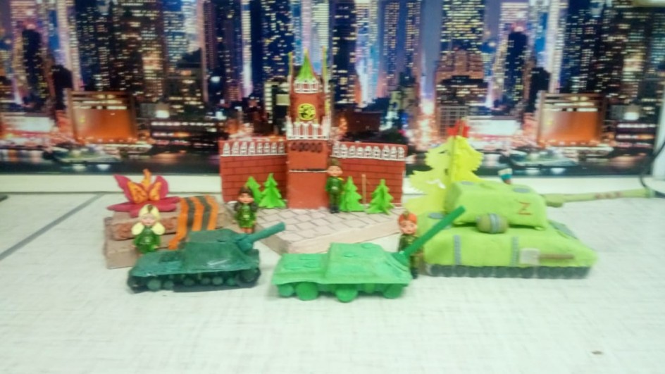 "Военный парад" (мастика, глазурь)