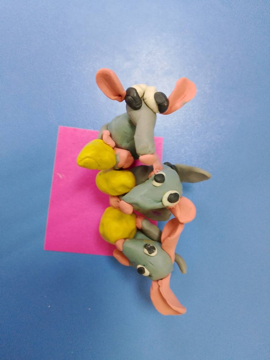 "Семья мышат"