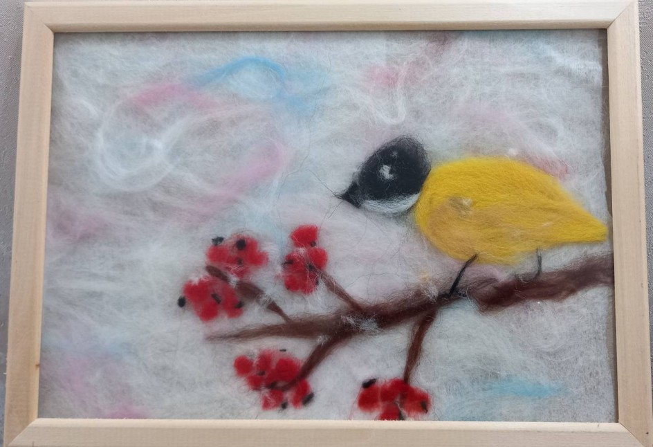 Синичка на рябине