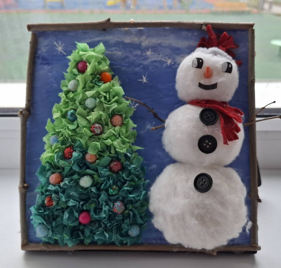 Весёлый снеговик