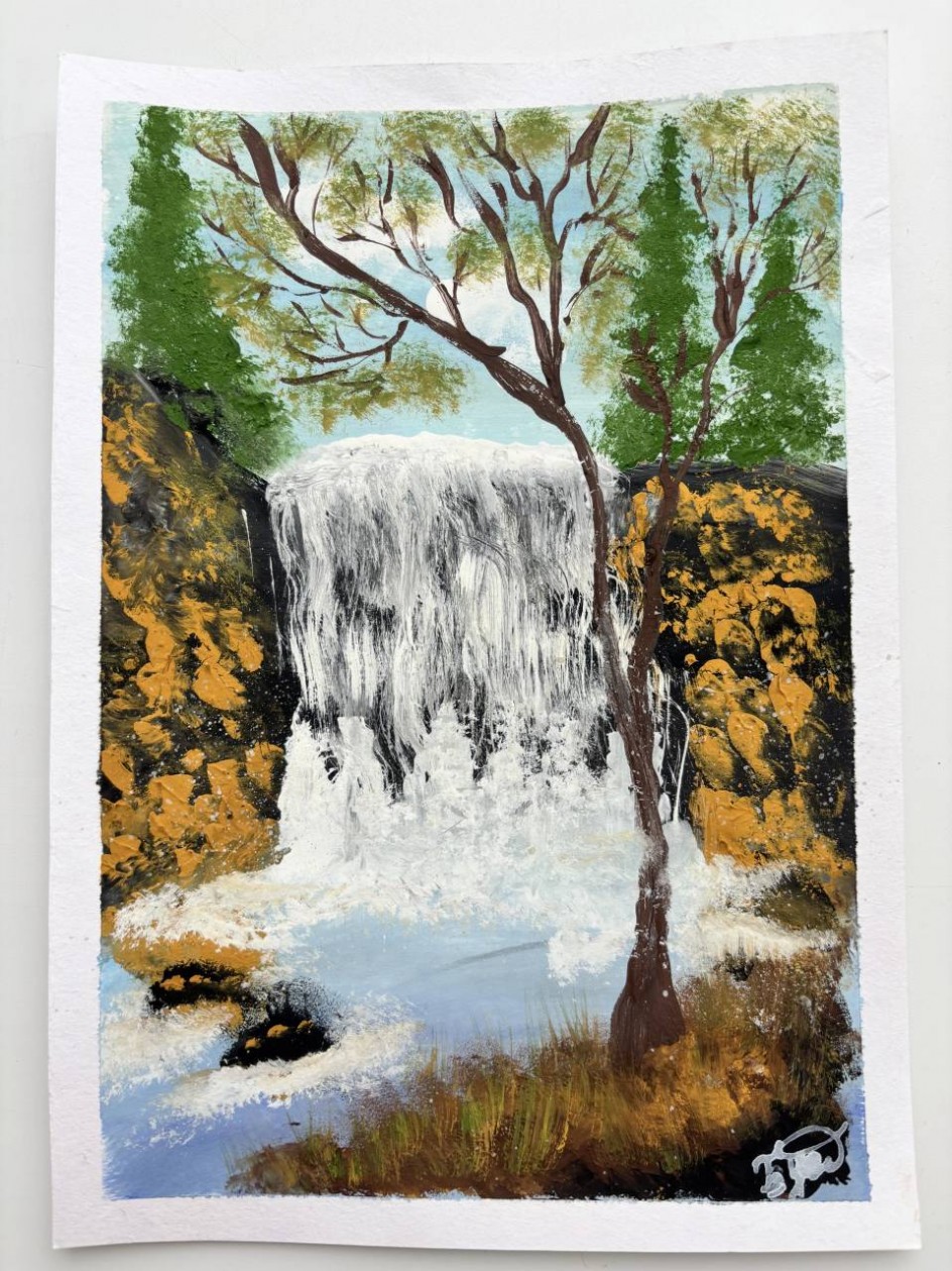 Водопад в осеннем лесу