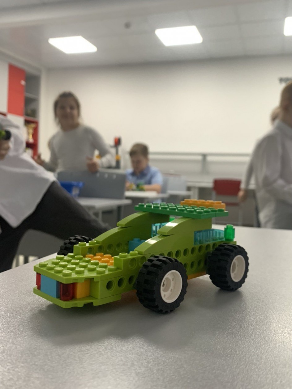 Гоночная машина