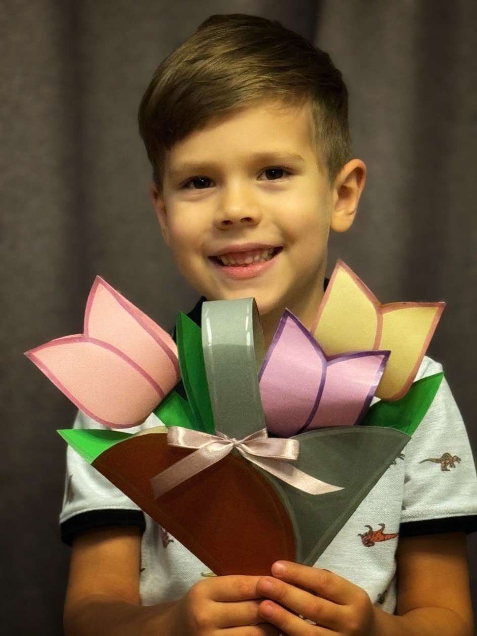 Корзина с тюльпанами