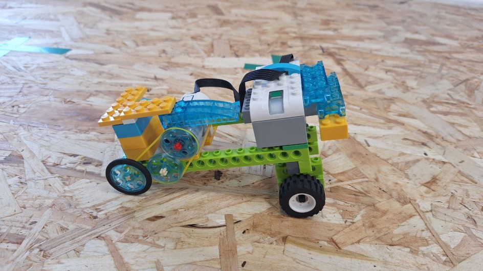 Старинная гоночная машина