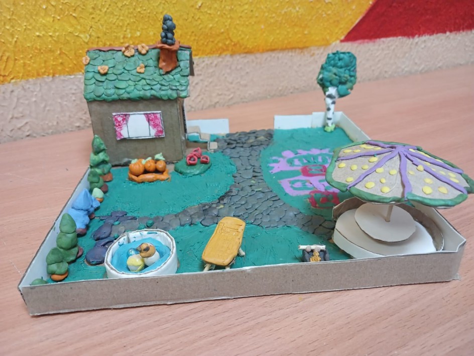 Уютный дворик у дома