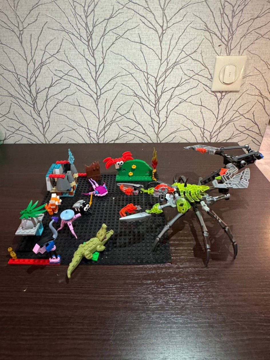 Битва титанов: зверятыши против скорпиона!