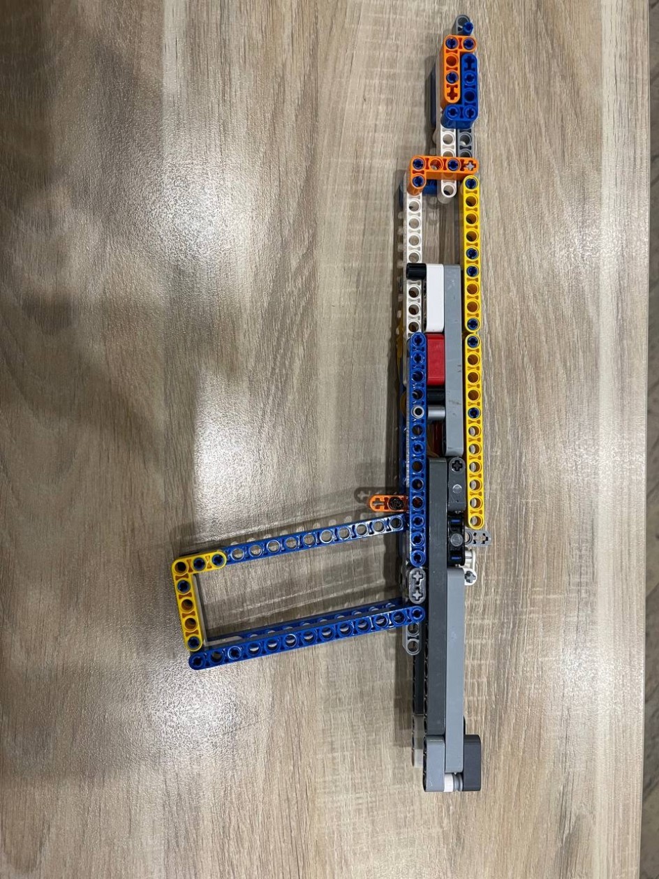 Автомат и деталей Лего,