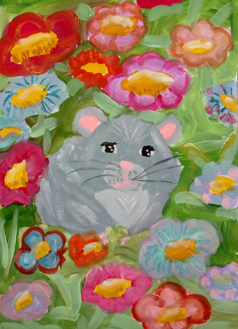 Мышонок среди цветов