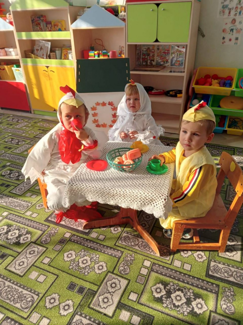 Петушок с семьей