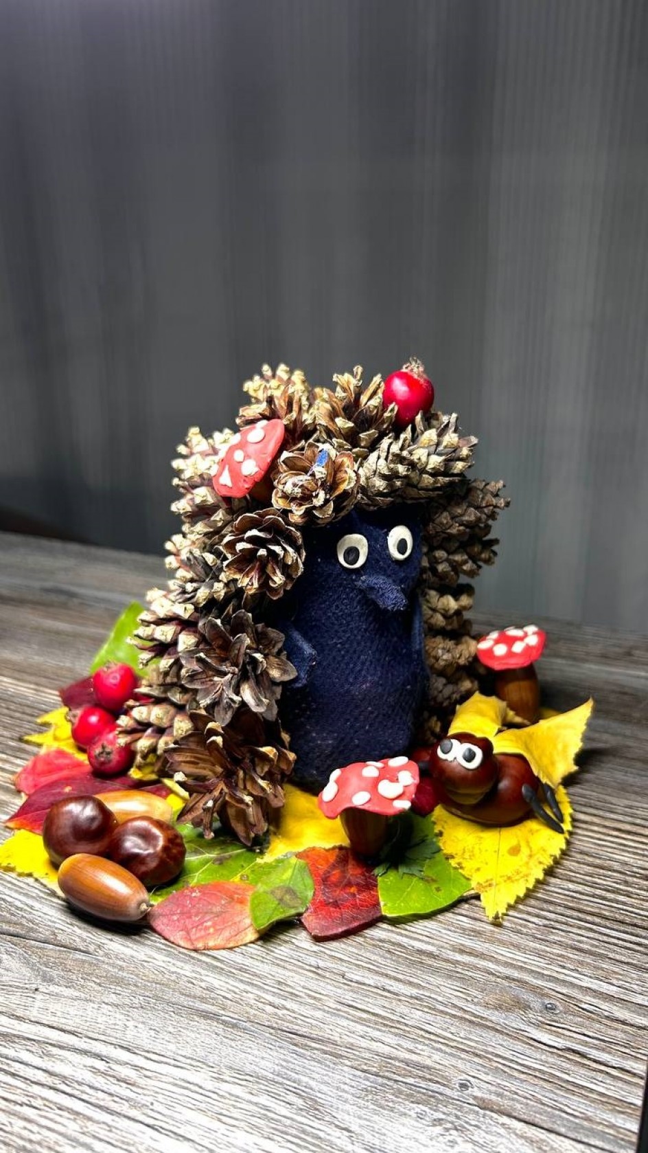 Домик в осеннем лесу