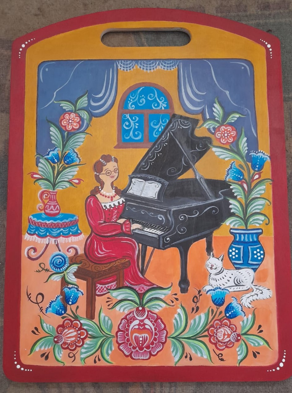 "Рояль в декоративной композиции"