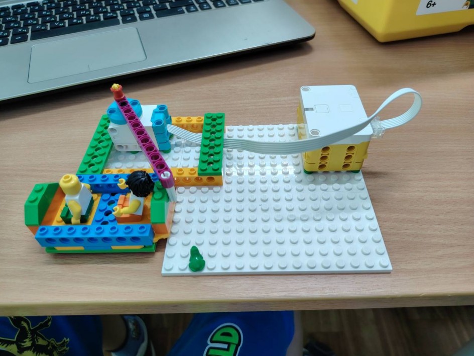 Слип для спуска в воду лодки