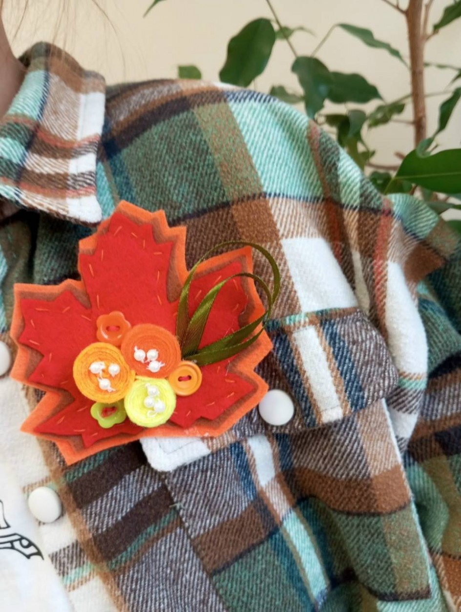 Брошка из фетра " Осеннее вдохновение"