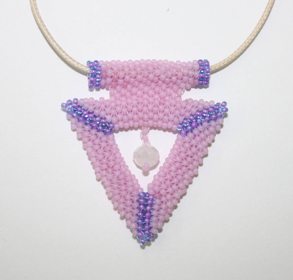 Кулон «Розовый треугольник»