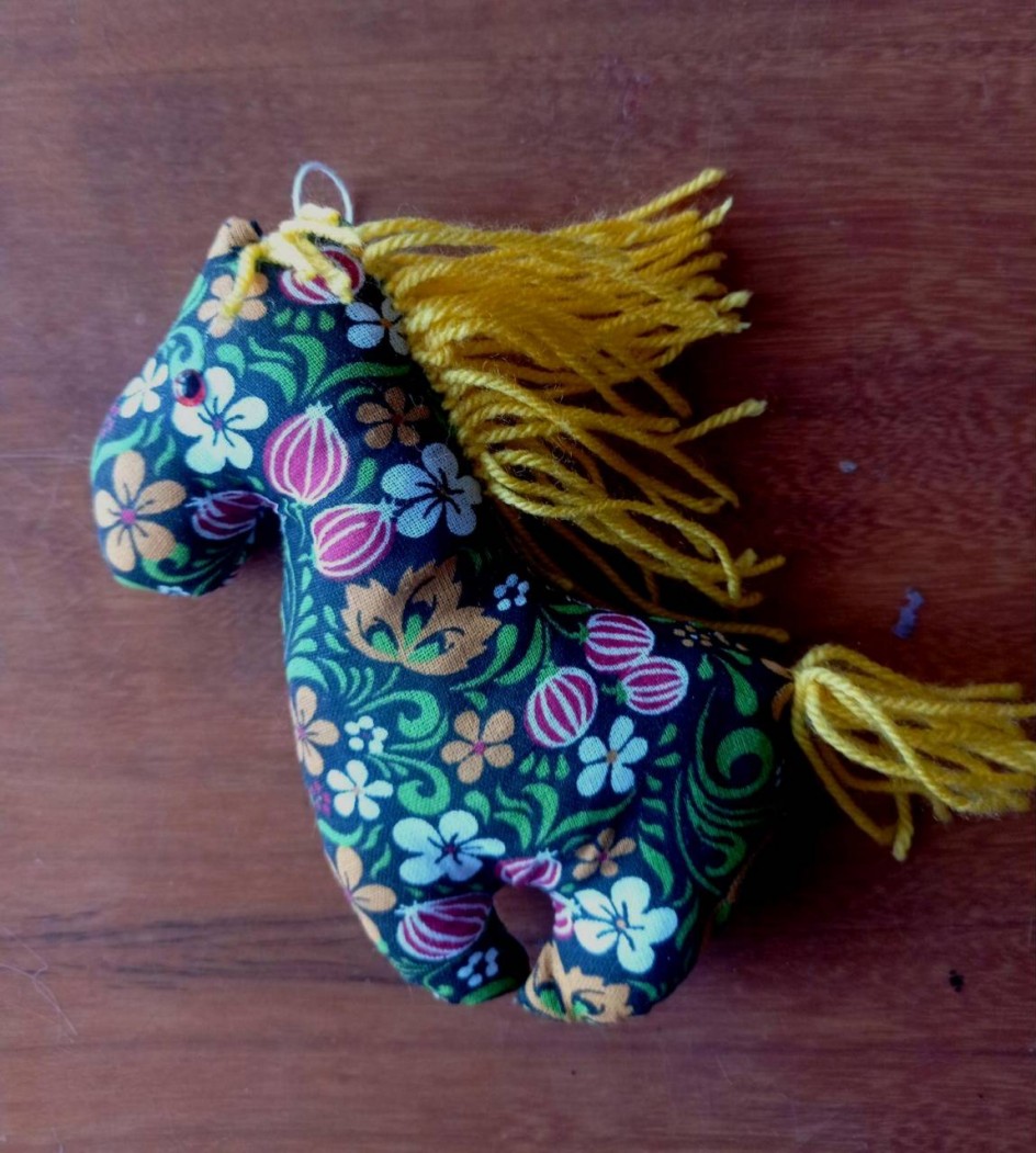 Игрушка на ёлку  "Лошадка"