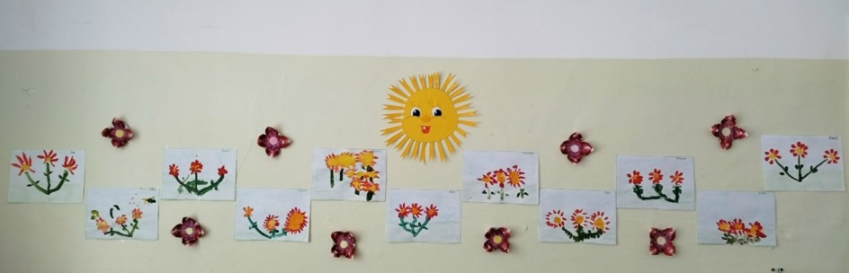 Выставка рисунков "Букет для мамочки"