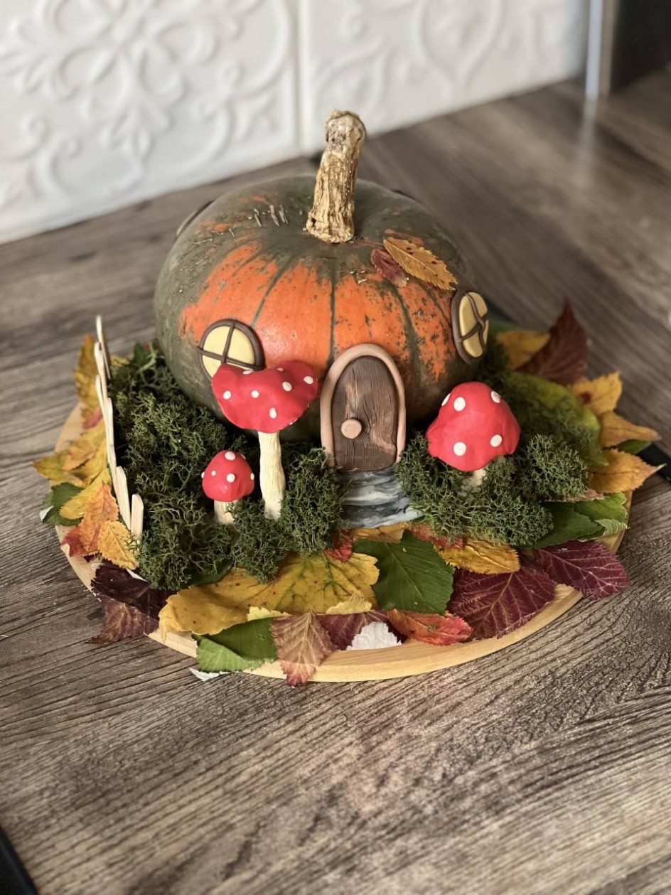 Осенний домик ежика