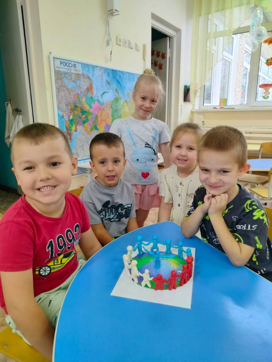 "Мы едины, значит непобедимы!"