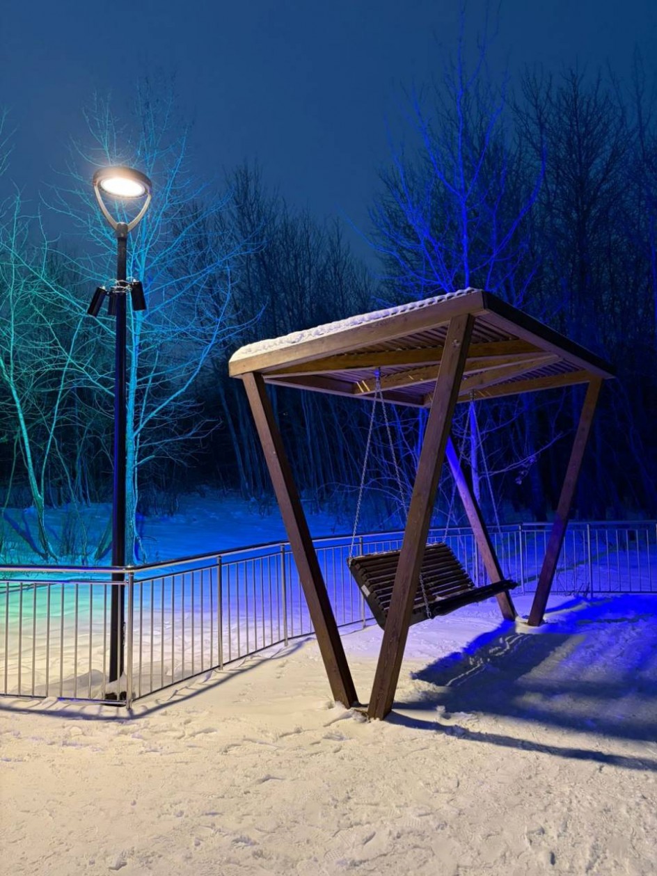 Ночь. Улица. Фонарь. Макаринская роща.