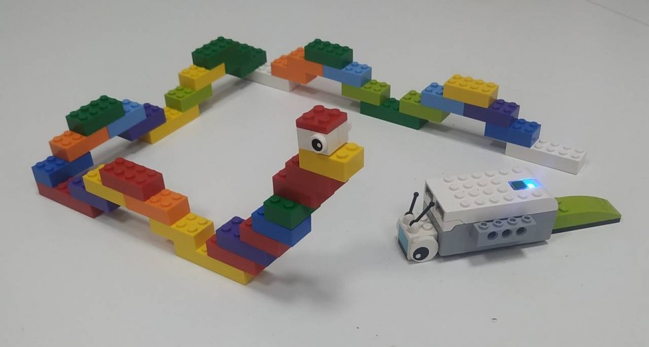 Удав на охоте