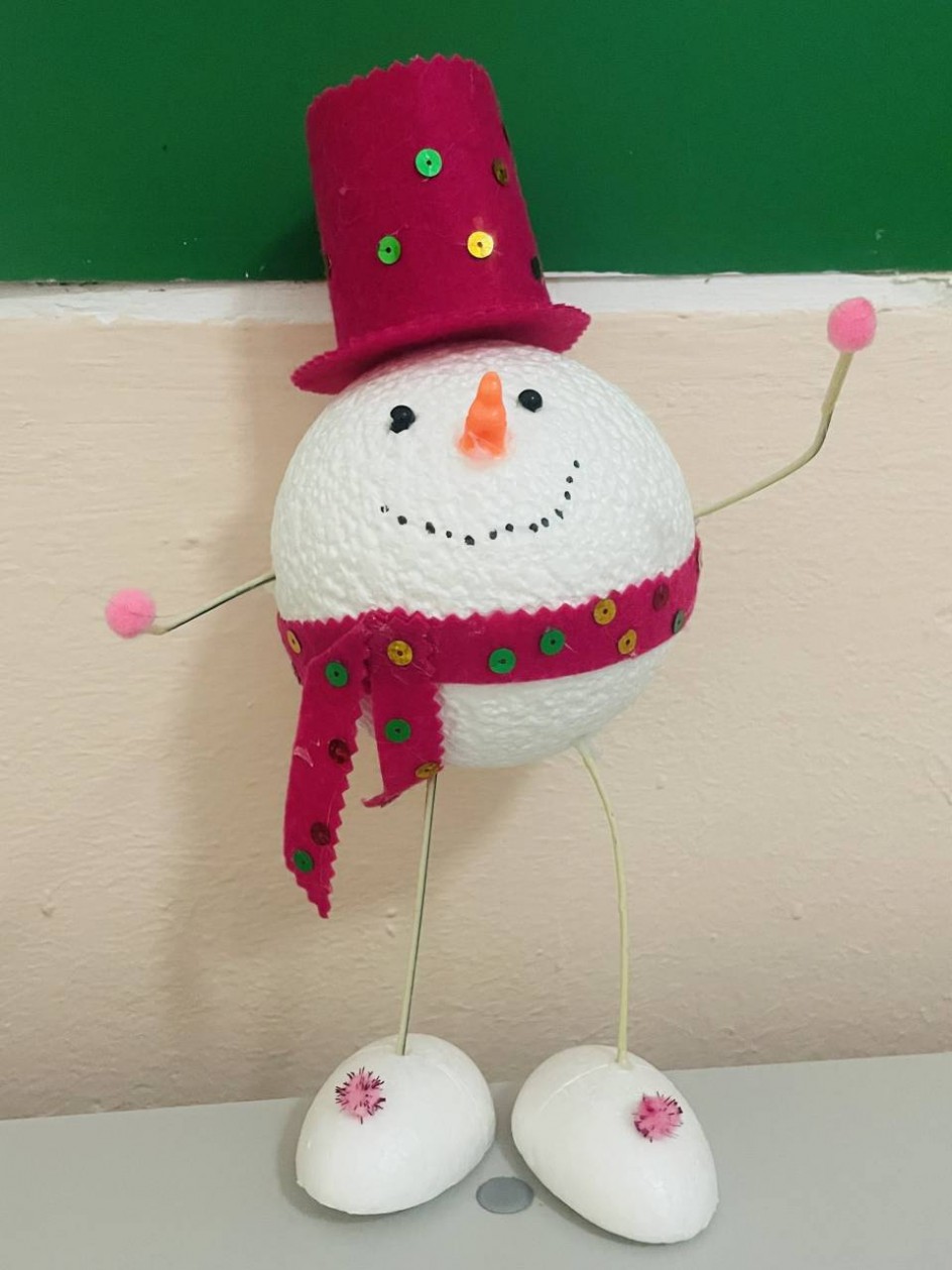 Веселый снеговик