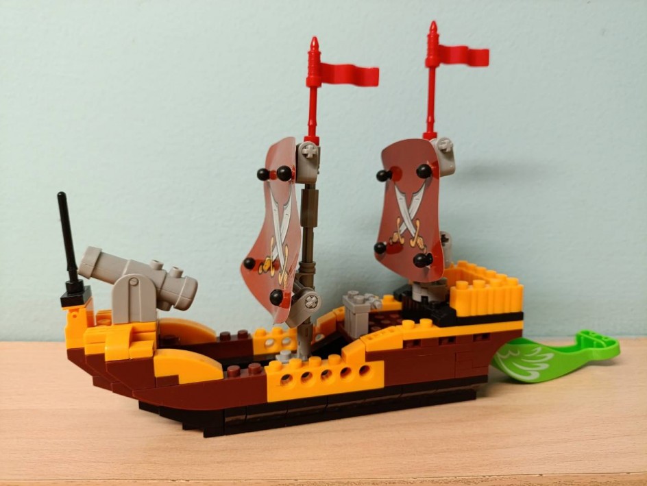 Корабль с Флагами