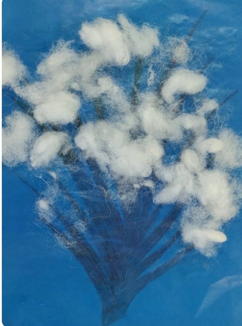 Дерево в снегу