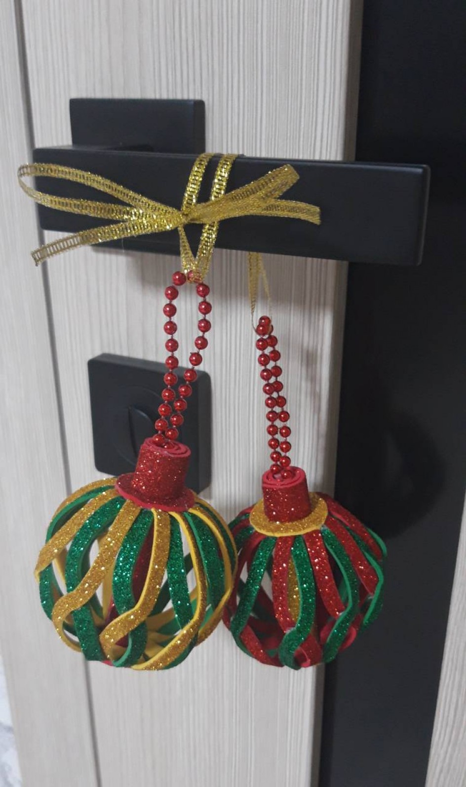 "Елочные игрушки"