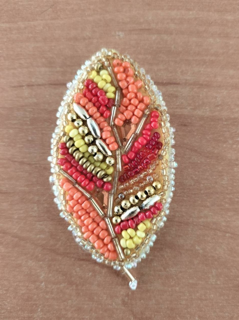 Брошь "Осенний лист"